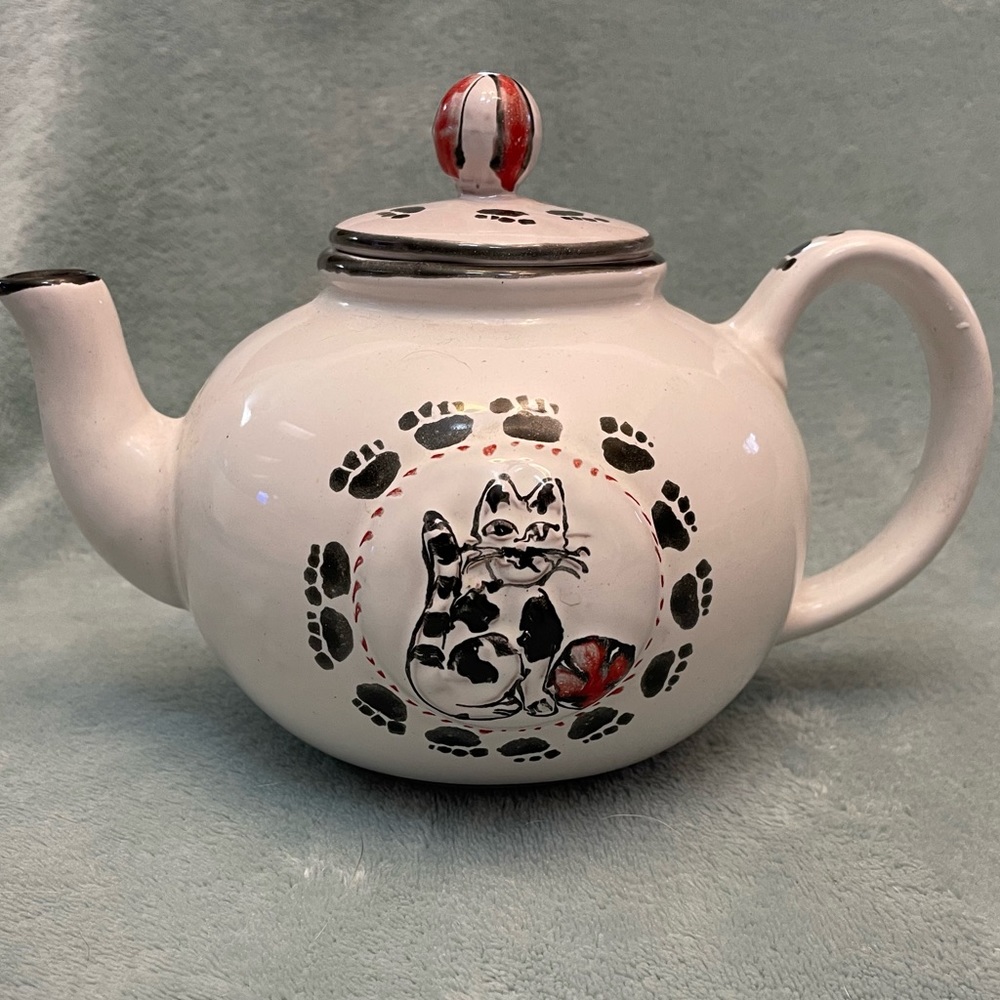 Hand painted kitty cat teapot